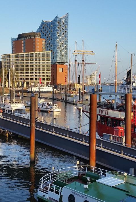 Hafen Hamburg und Elbphilharmonie