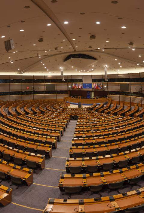 Innenansicht des leeren EU-Parlaments in Brüssel