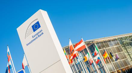 Blick auf den Dienstsitz der Europäischen Investitionsbank