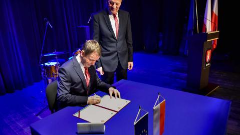 The Mayor of Sztum signs the Covenant of Mayors