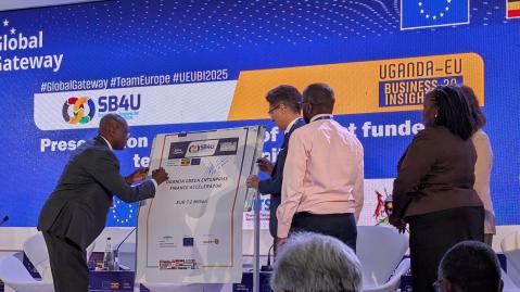 Signing the launch of UGEFA phase 2